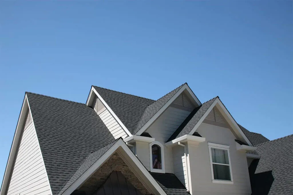 asphalt-roofing-installation-completed